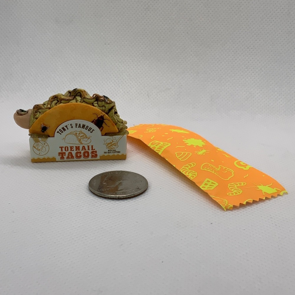 Zuru‎ Mega Gross Minis Series 2 Tony's Famous Toenail Tacos + Magnifying Glass
